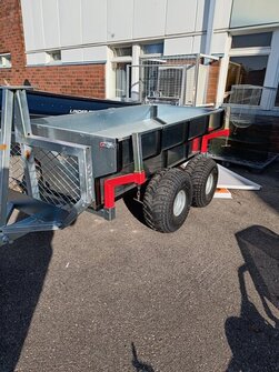 Bronco mönkijän yhdistelmäkärry. Osina hinta 1299,00 ja valmiiksi käyttökuntoon koottuna 1399,00