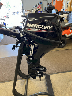Mercury FourStroke 8 MH perämoottori. 1 KPL NYT HUIPPUEDULLISESTI 1790,00