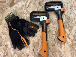 Fiskars XA2 pokara lahjapakkaus -40% TARJOUS 79,00